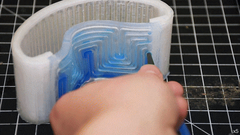 Program Ambient Heat Transfer Behaviors on Objects through Fluidic Composites